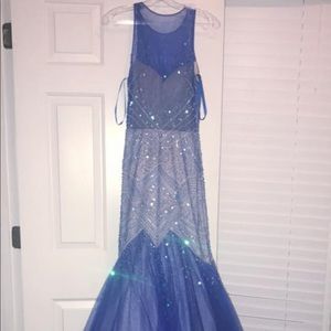 Prom dress only worn 1 hour